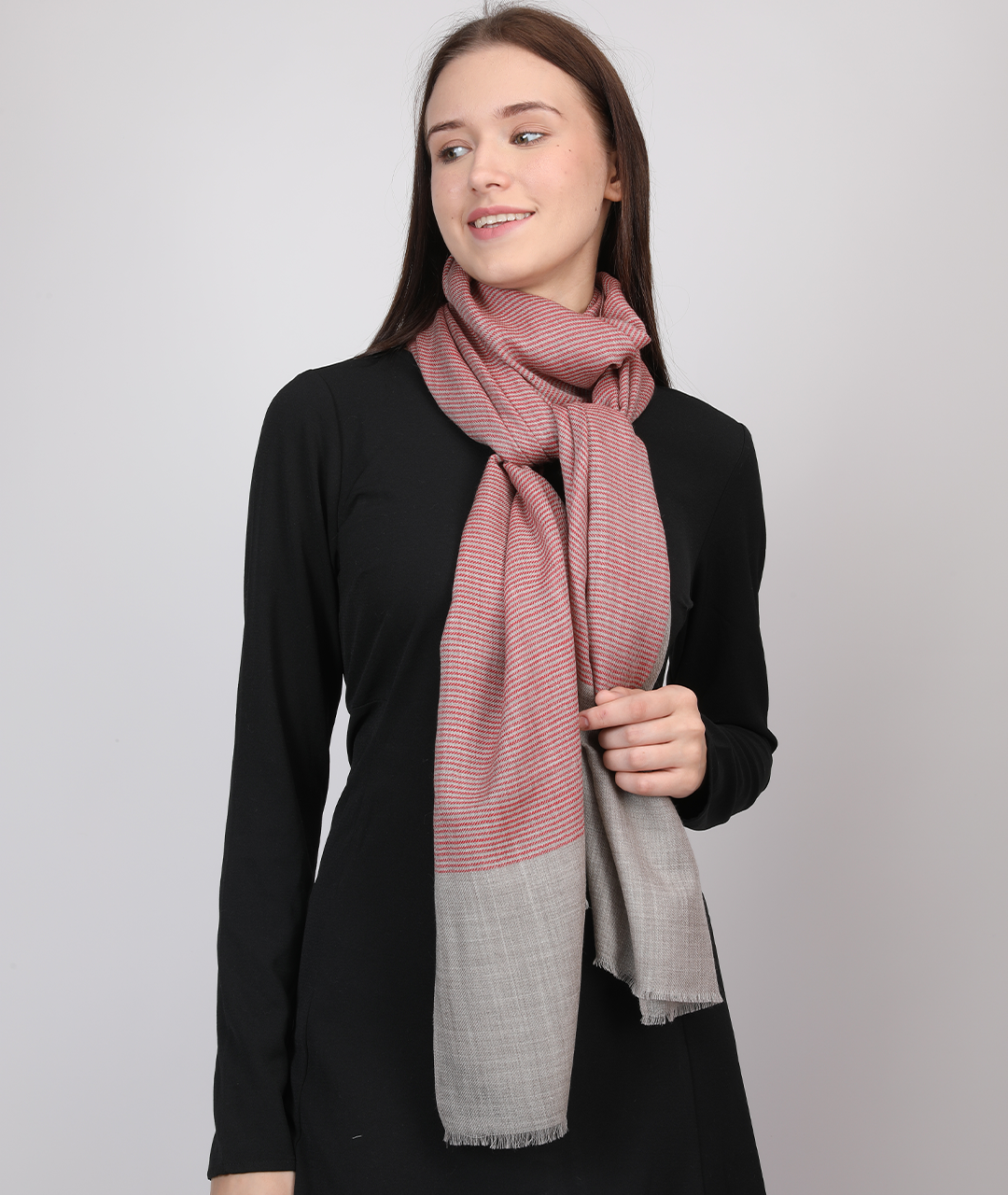 Cashmere Silk Woven Manufacturer in UAE