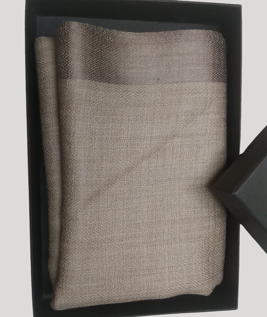 Fine Wool Border Stoles Manufacturer in UAE
