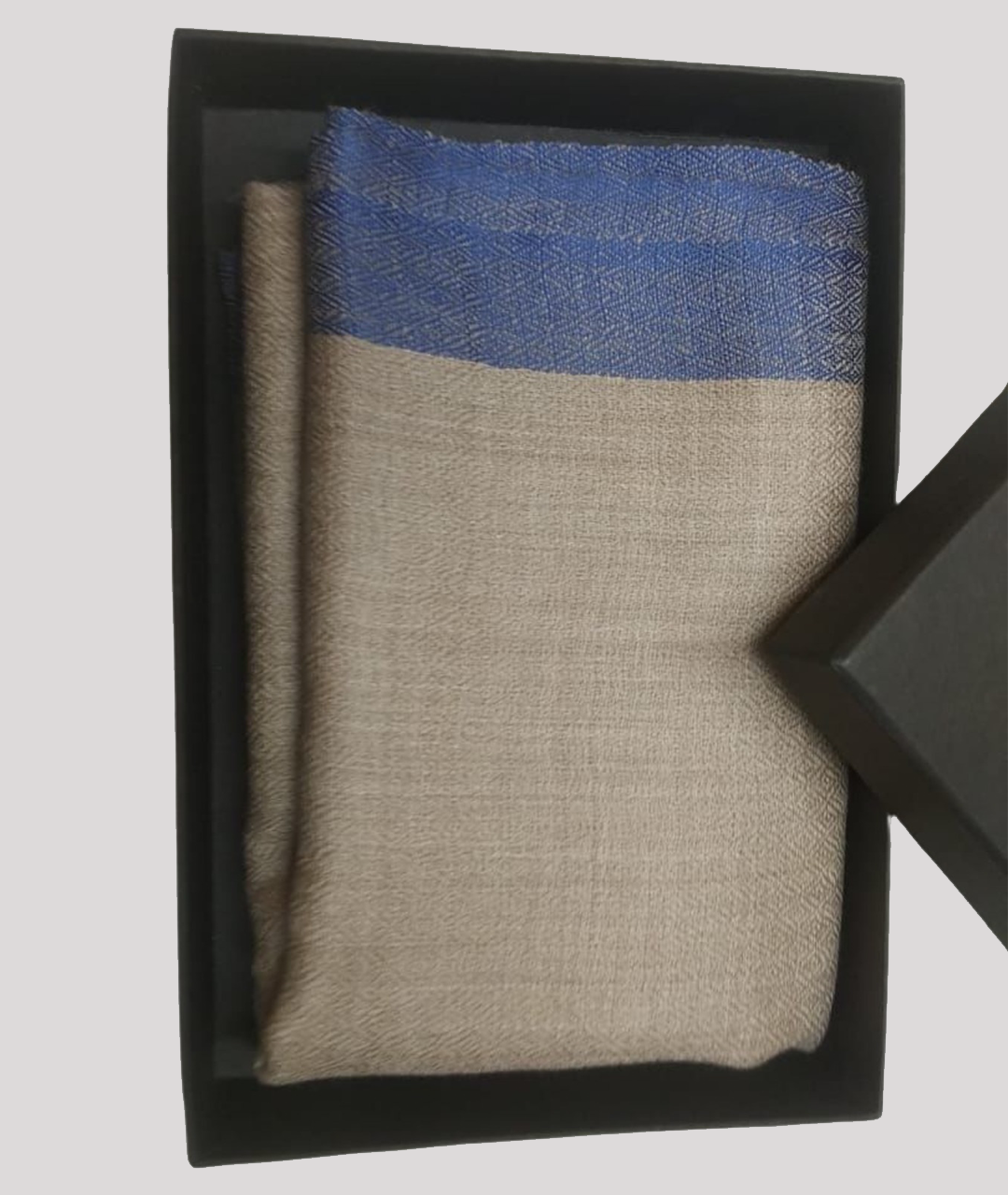 Fine Wool Border Stoles Manufacturer in UAE